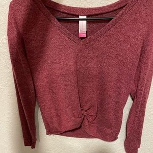 Long sleeve with knot
